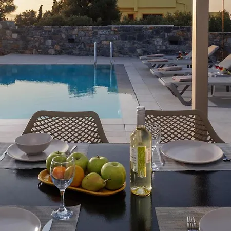 Ioanna - Utopia Luxury With Private Pool 구베스